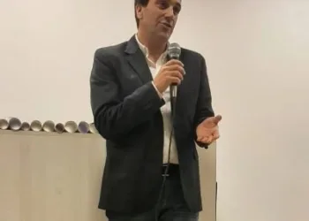 Insisten sobre la importancia de incorporar profesionales de la Psicología a equipos docentes