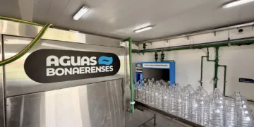 Modo ahorro: la Provincia ya tiene su primera planta embotelladora de agua