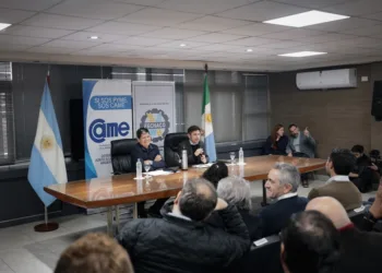 Kicillof se reunió con intendentes chaqueños, dirigentes gremiales y representantes del sector productivo
