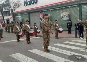 La banda militar del GA 10 «Curupaity» desfiló en el centro de Junín