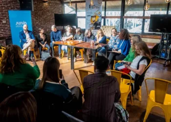 Bibliotecas populares debatieron sobre su rol comunitario en la Feria del Libro