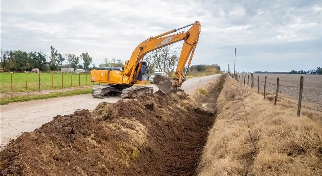 Intensifican los operativos de limpieza y desobstrucción de canales