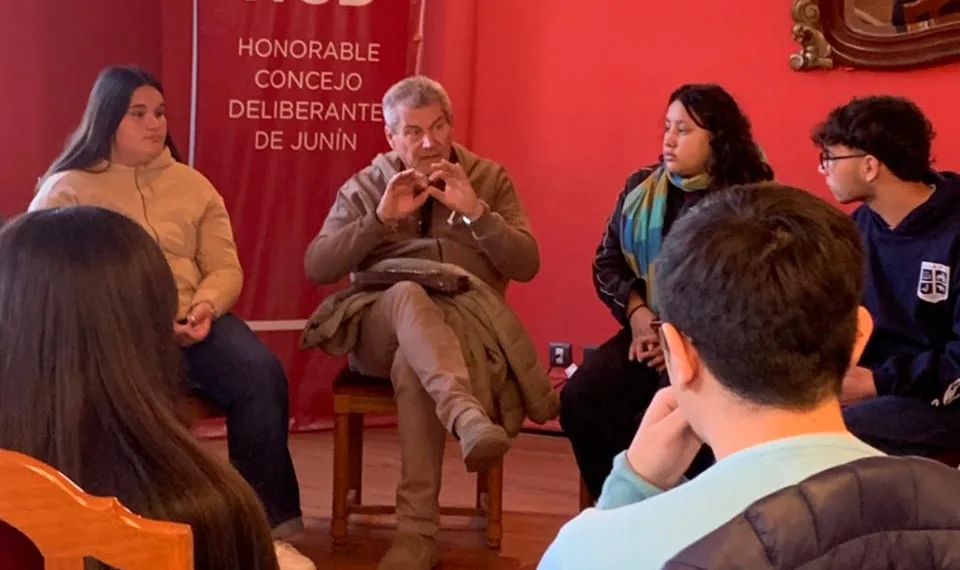 Destacan el compromiso de los estudiantes con la ciudad