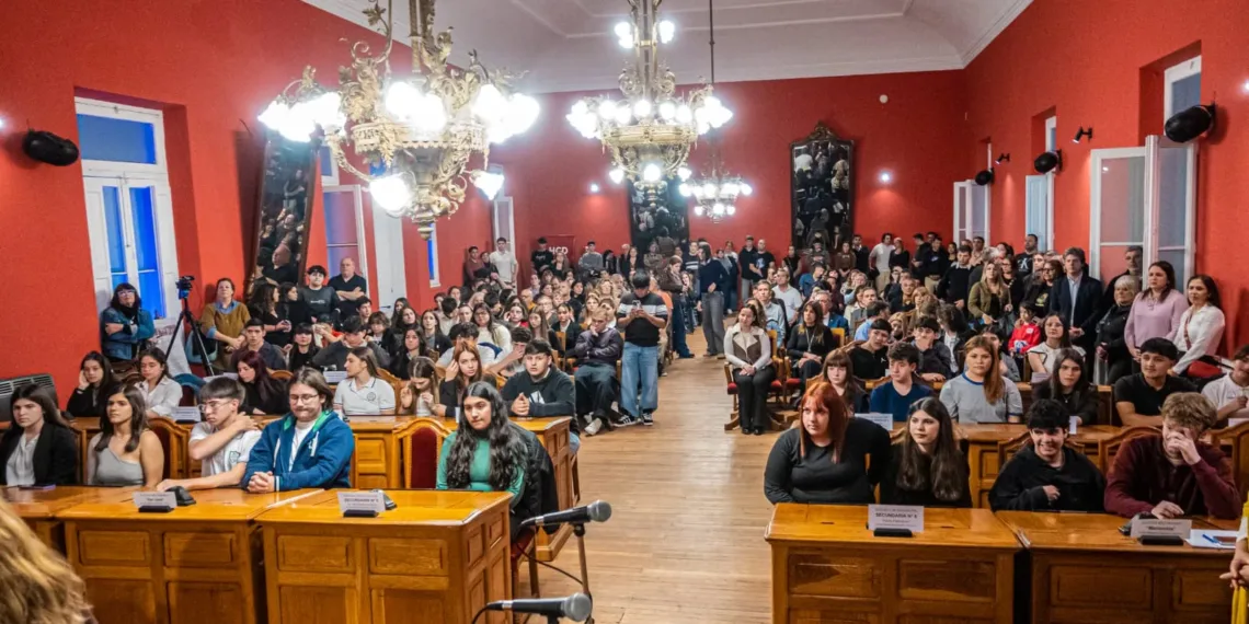 Proponen incluir los 200 años de la ciudad en la agenda del Concejo Deliberante Estudiantil