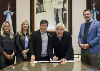 Kicillof y Cuattromo firmaron convenios con municipios para la compra de bienes de capital