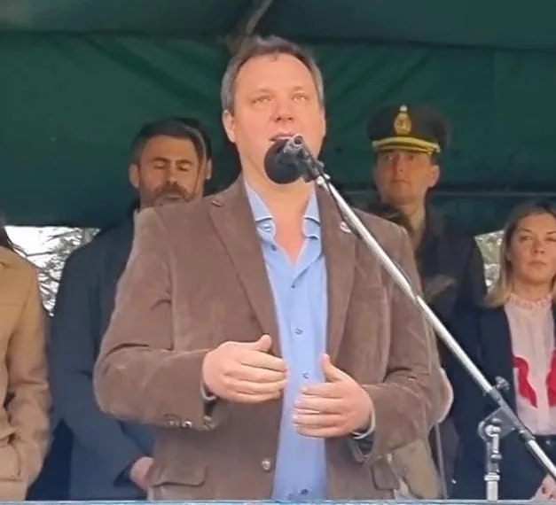 Ginestet: “Son buenas noticias lo que pasa en Junín con el manejo de los caminos rurales”