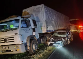 Choque frontal en Ruta 188: un muerto y diez heridos