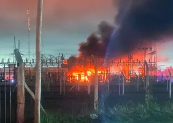 Apagón en La Plata: el incendio de una central eléctrica dejó miles de vecinos sin luz
