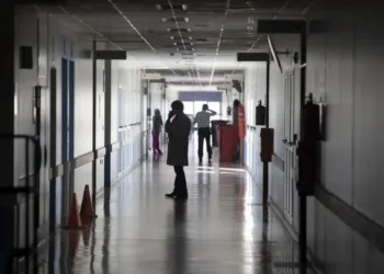 Extranjeros no residentes deberán pagar por la atención en hospitales nacionales
