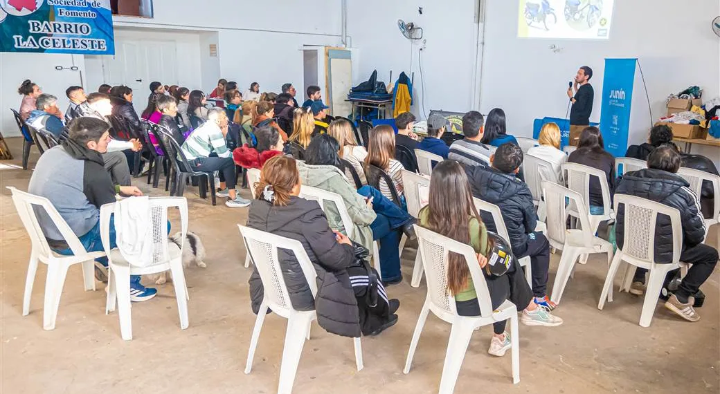 Nuevo curso de licencia de conducir en el barrio La Celeste