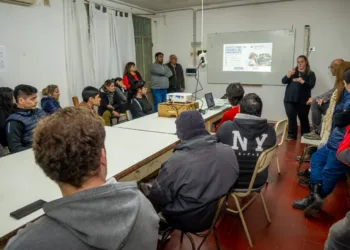 Capacitación a estudiantes sobre las líneas de crédito disponibles para emprender