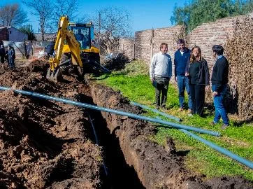 Se amplió la red de agua potable en el barrio Mayor López