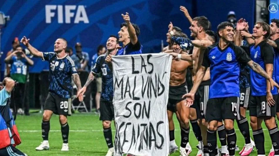 Antes que la ley, la bandera