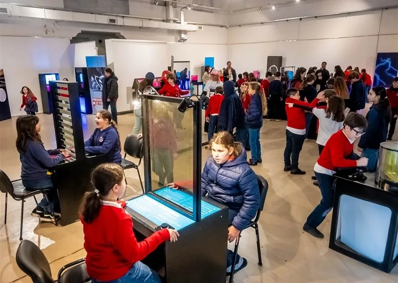 Alumnos aprenden ciencias de manera lúdica e interactiva