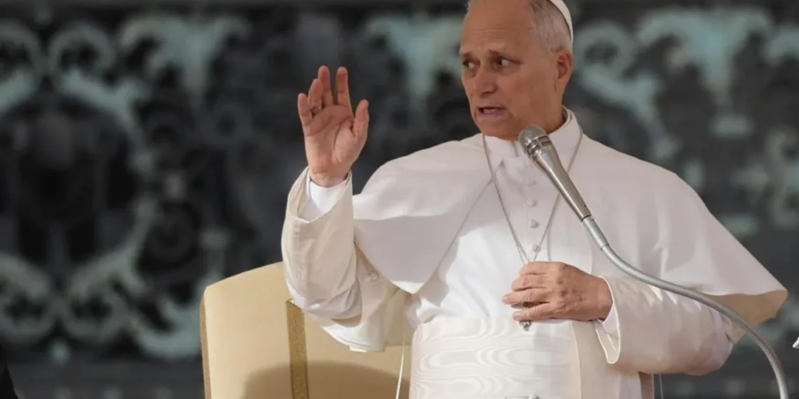 Más de 20 años antes de ser consagrado pontífice, el futuro León XIV visitó Argentina y celebró misa con Bergoglio