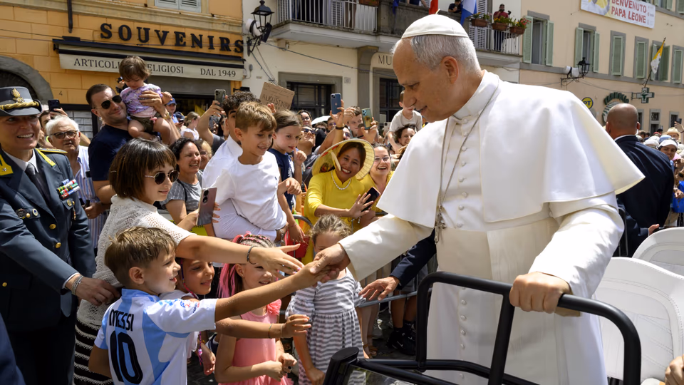 El Gobierno analiza declarar asueto o feriado por la visita del papa León XIV al país