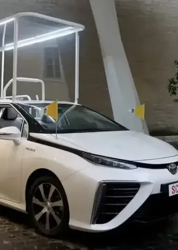 Toyota ya fabrica los papamóviles que León XIV usará en su visita a Argentina