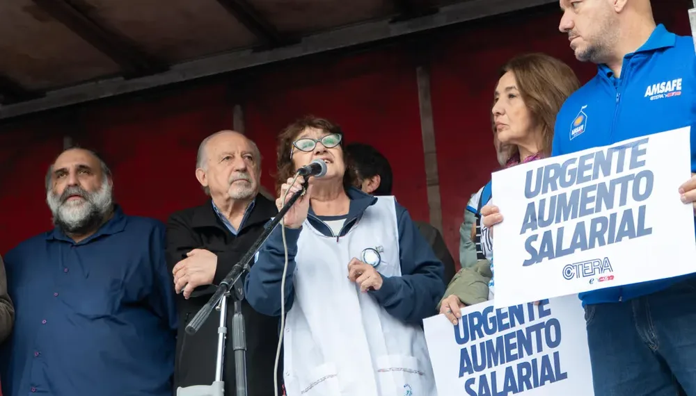 Paro docente: los gremios advirtieron que la crisis es profunda y que el país se quedará sin maestros