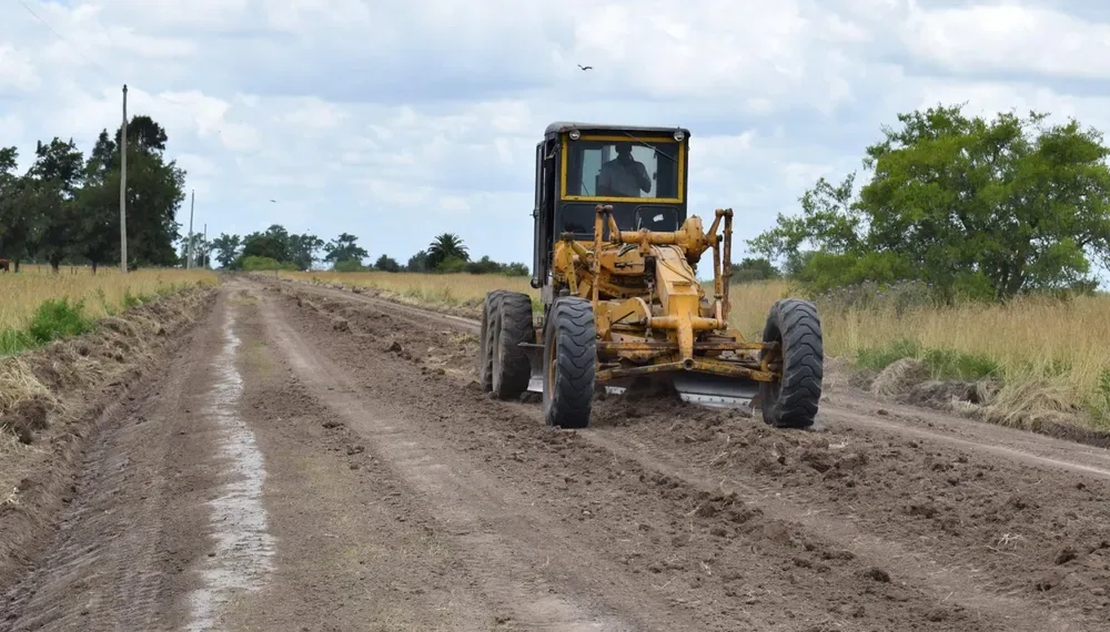 Buscan que los municipios puedan cobrar por el uso de caminos rurales en desuso