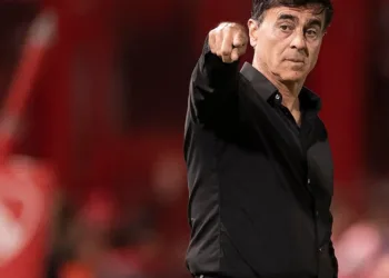 Independiente despidió a Gustavo Quinteros