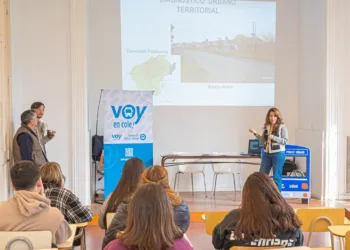 Entrega de tarjetas SUBE y para alumnos universitarios