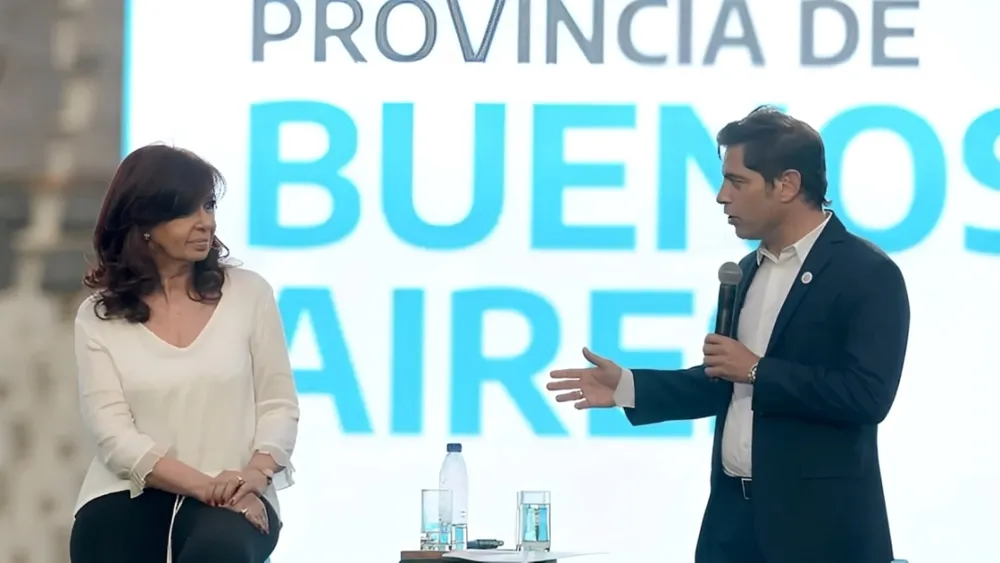 Doble gesto de Kicillof a Cristina con una fuerte crítica a la Justicia