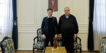 Kicillof se reunió con el jefe de la Iglesia en Argentina por la visita del Papa